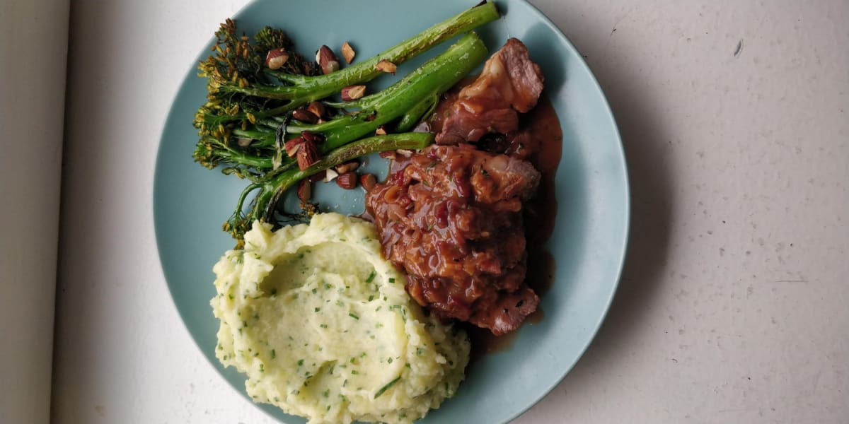 Pan seared lamb with red wine sauce