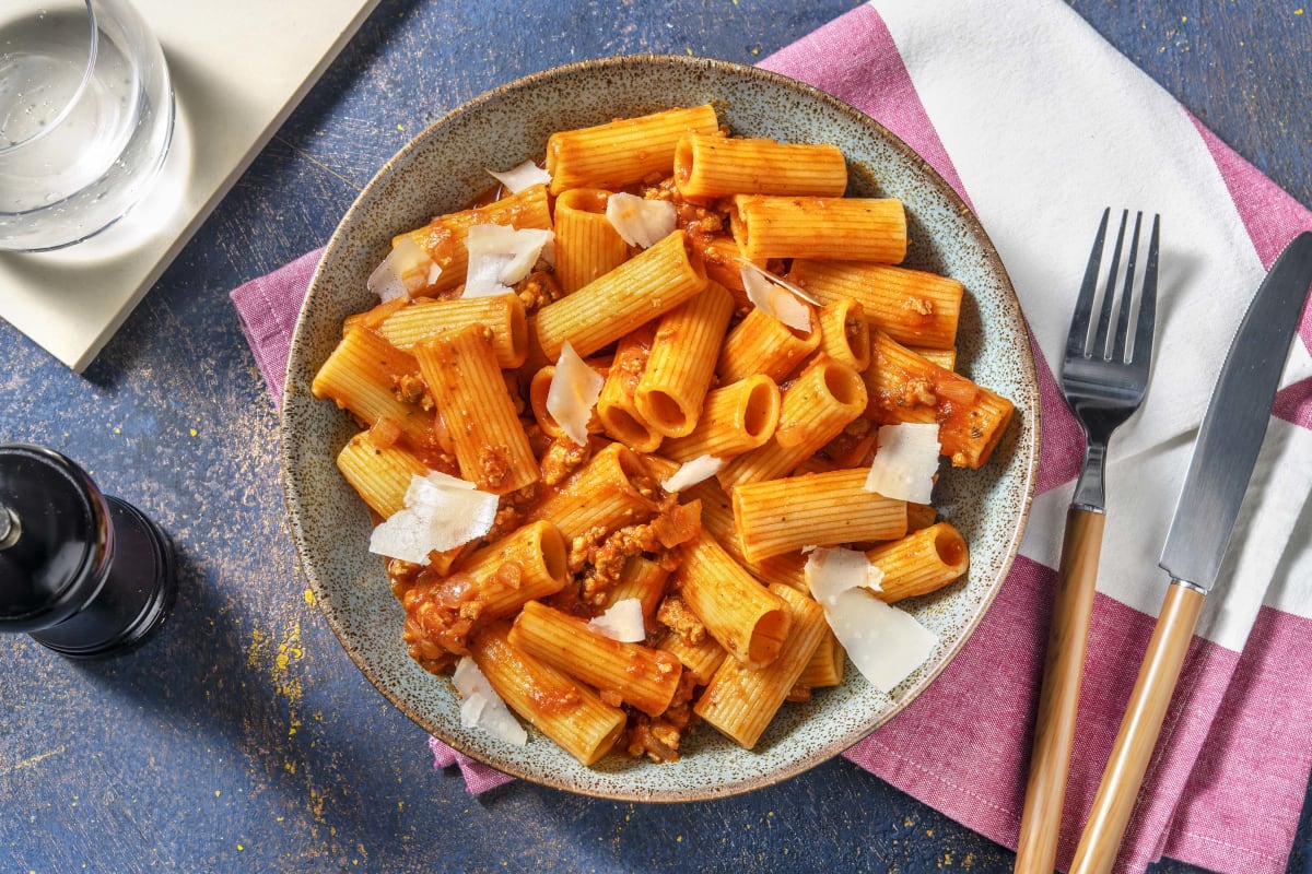 Rigatoni fraîches à la sauce tomate et viande hachée