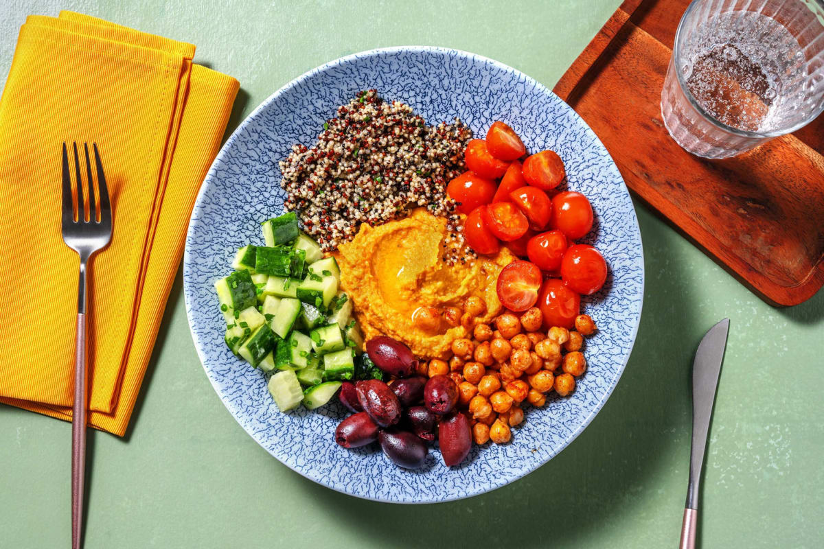 Rüebli-Hummus-Bowl mit Tricolor-Quinoa
