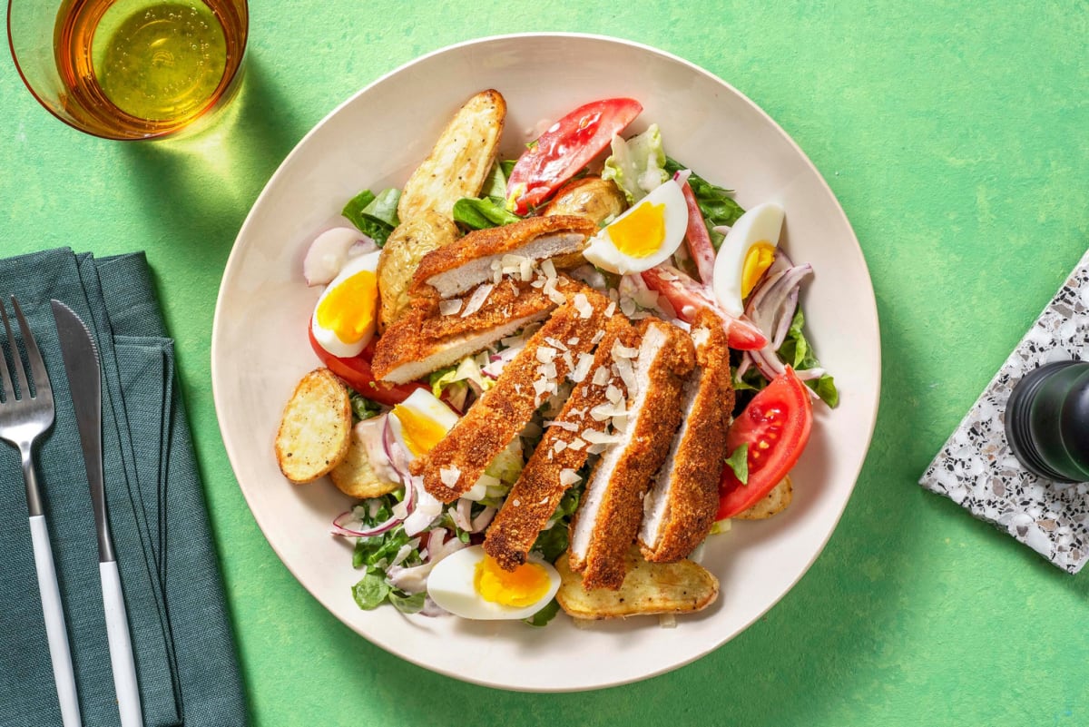 Salade met schnitzelreepjes en gebakken krieltjes