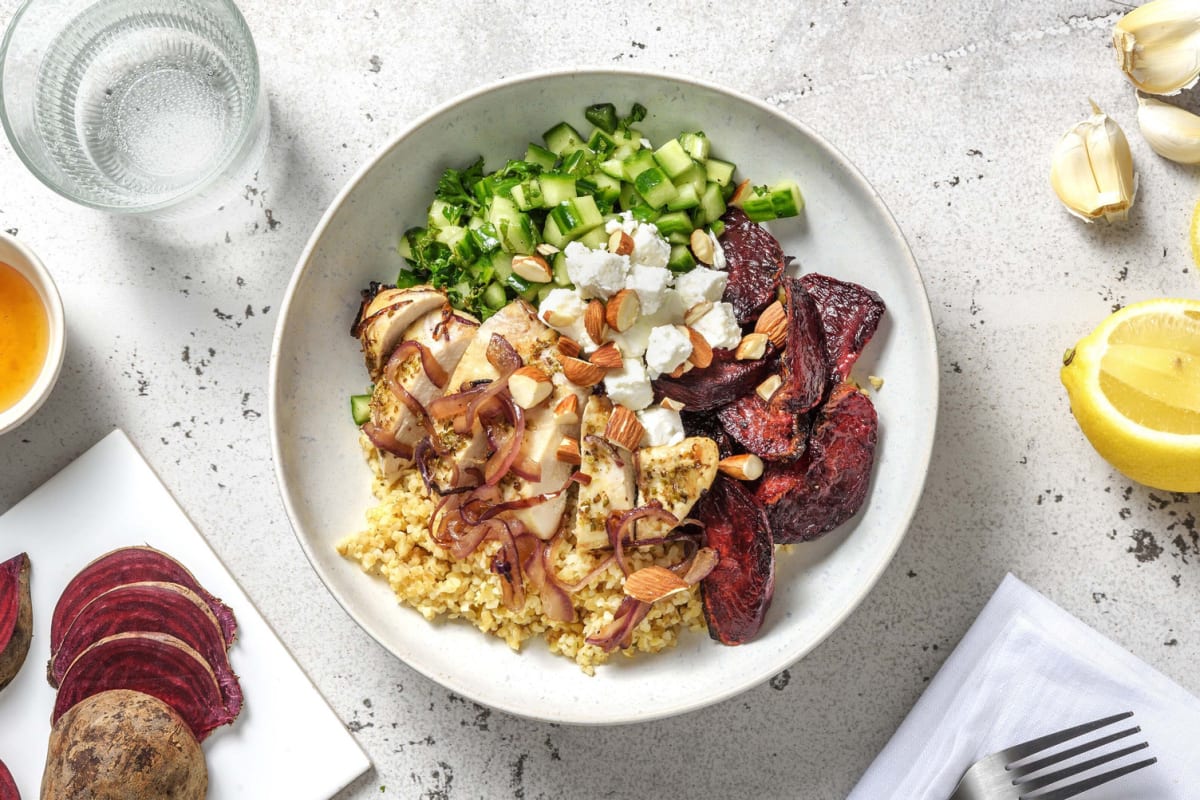 Bulgursalade met kipfilet en geroosterde bietjes