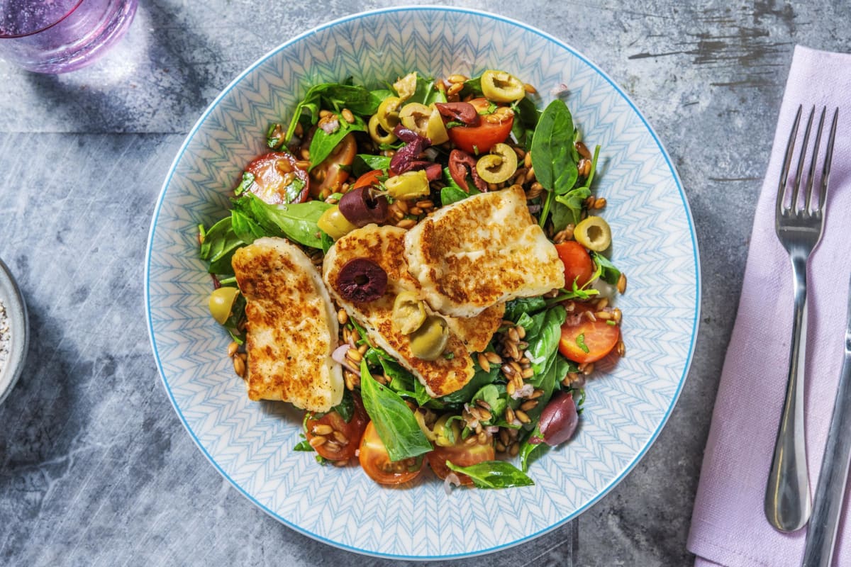 Salade de farro et d’haloumi doré à la grecque