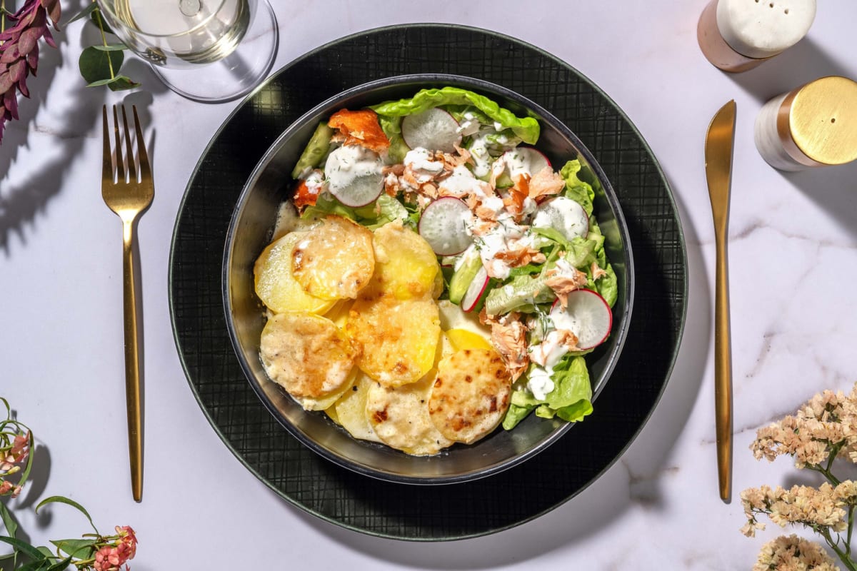 Warmgerookte zalmsalade met aardappelgratin