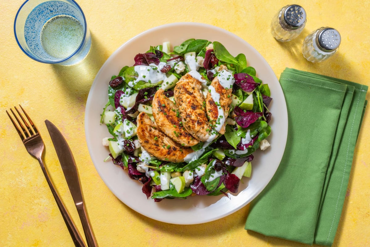 Salade rapide aux poitrines de poulet et aux pommes