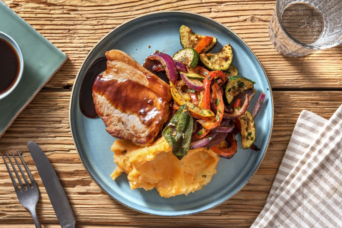 Salbei-Schweinesteak mit Ofengemüse