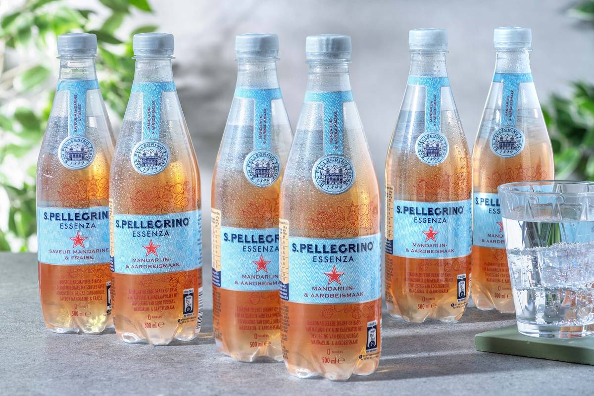 Gourde Perrier Promo Eau Minérale Naturelle Gazeuse S. Pellegrino Chez  Coccinelle San Pellegrino Canette