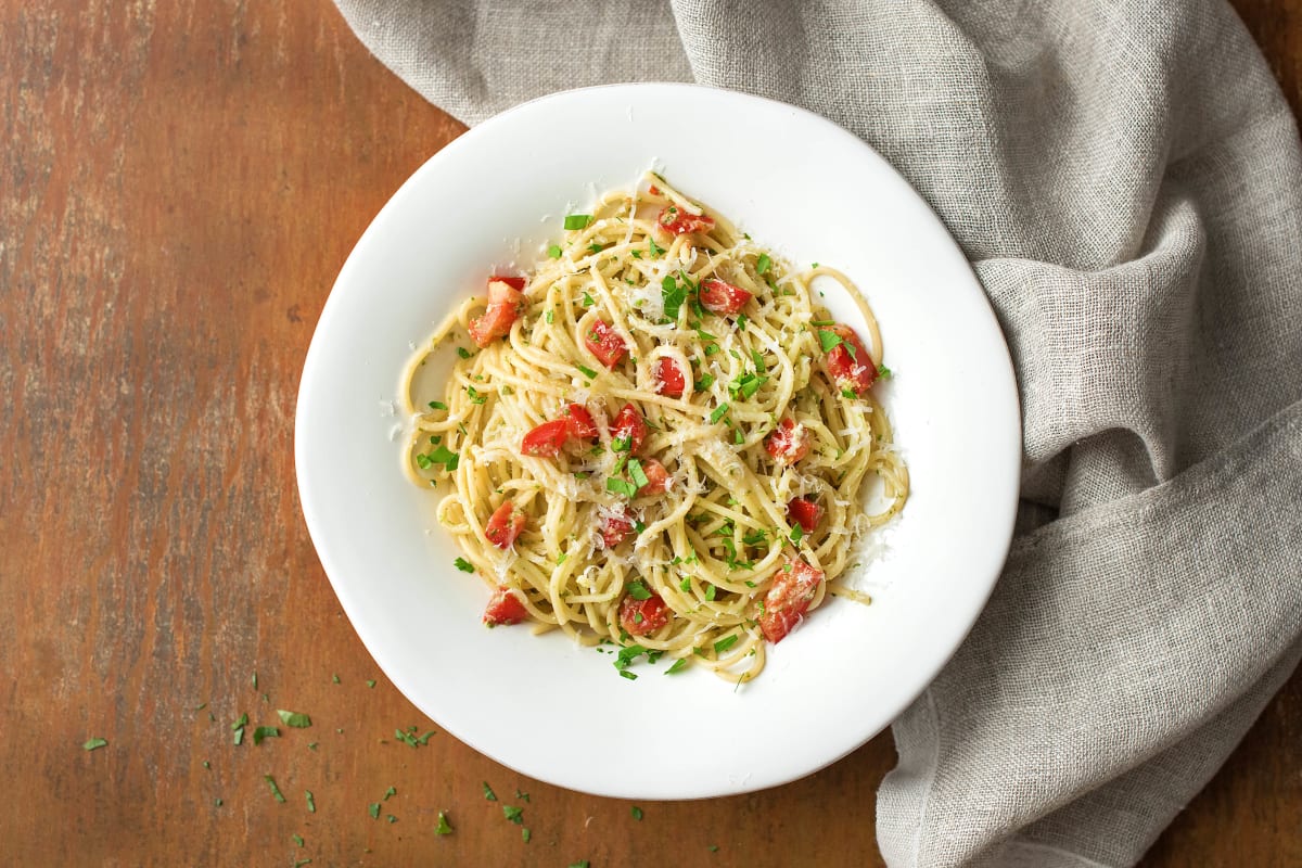 Sauer macht lustig: Spaghetti mit Sauerampfer-Pesto Rezept | HelloFresh
