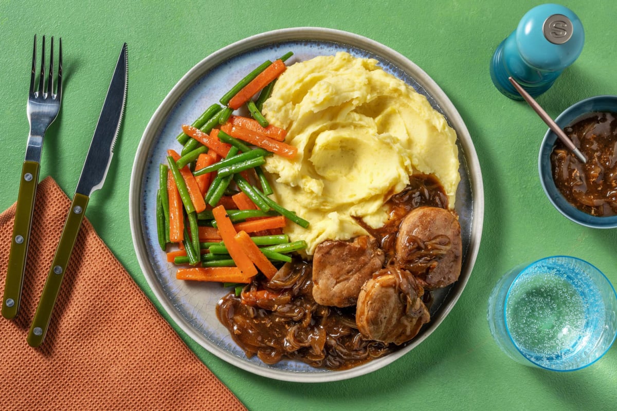 Schweinsfilet in dunkler Zwiebelsauce