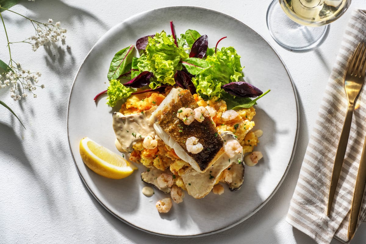 Filet de skrei, crevettes grises et sauce à la crème