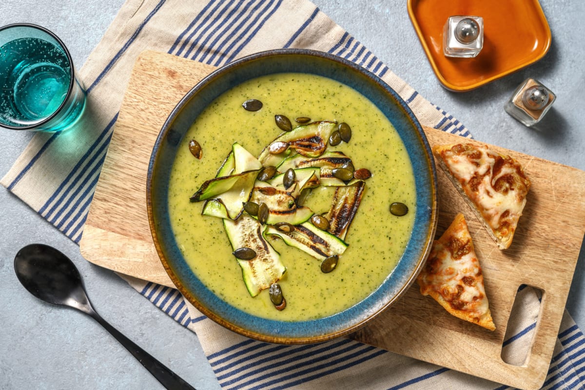 Soupe de courgette au pesto de champignons des bois