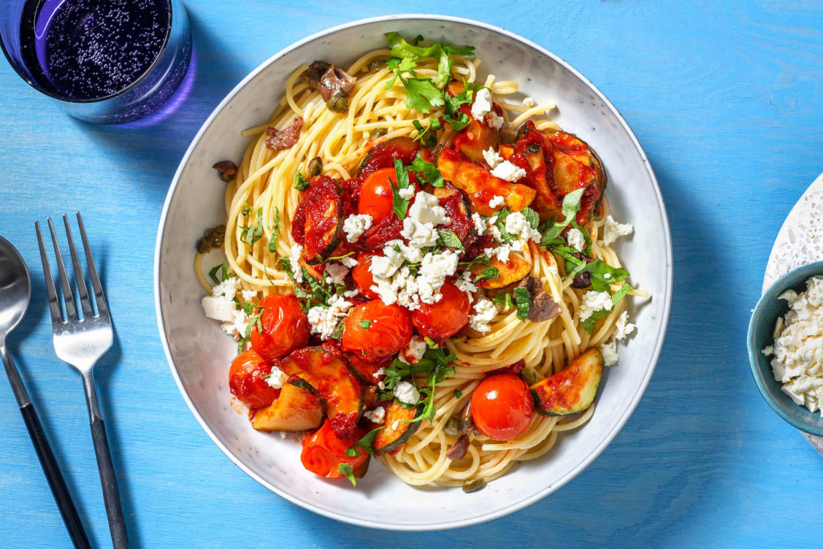 Mediterrane spaghetti met courgette en feta