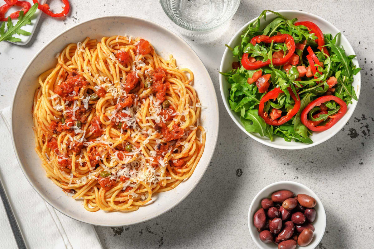 Spaghetti alla puttanesca met ansjovis en kappertjes