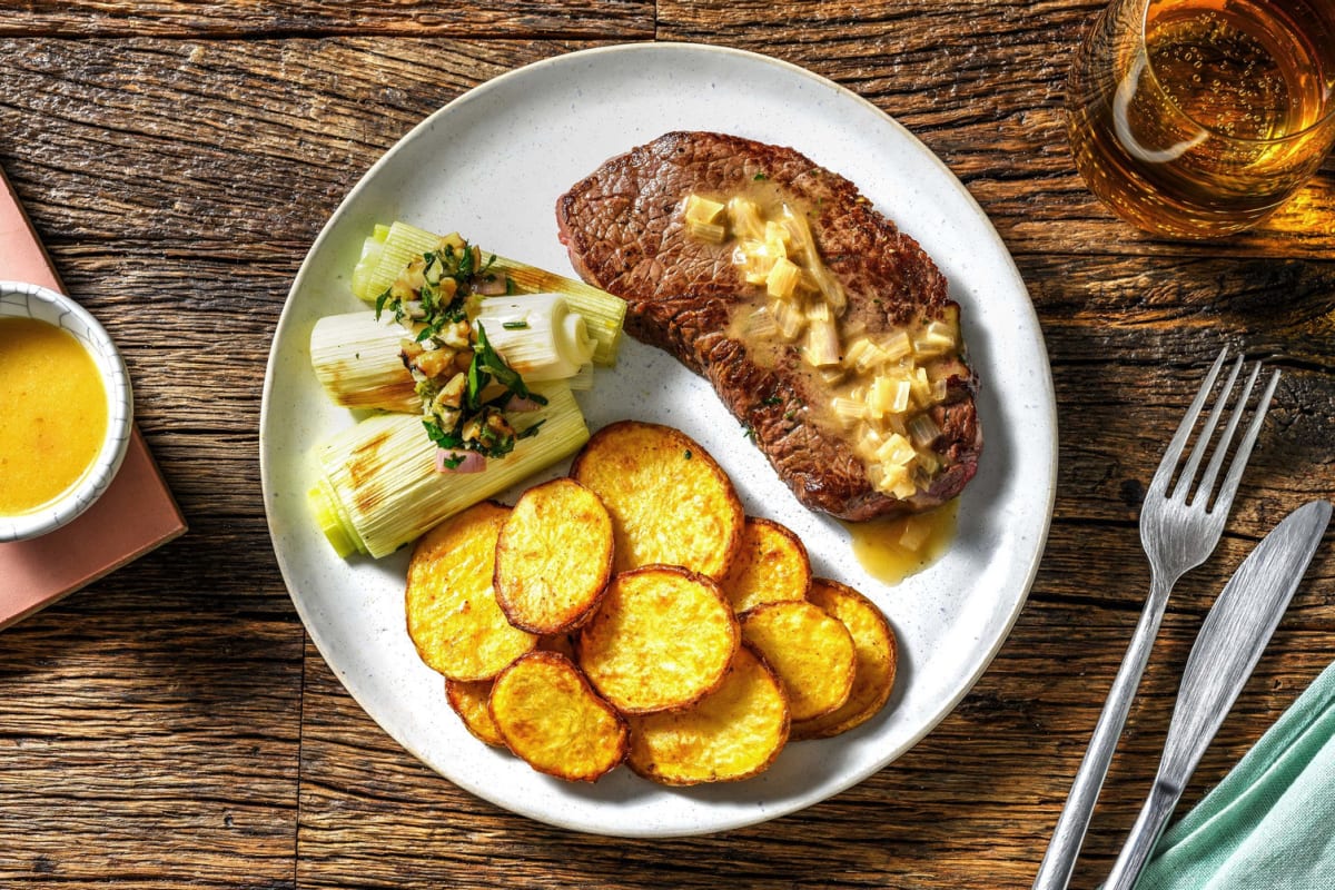 Steak mit Lauch und Walnussvinaigrette Rezept | HelloFresh
