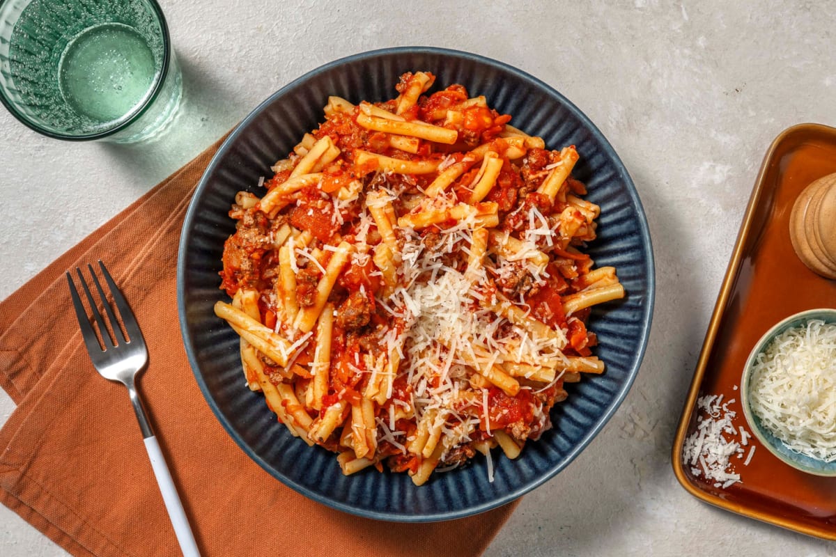 Strozzapreti! Pasta mit käsiger Bolognese