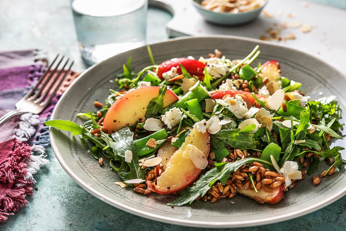 Salade de roquette aux pêches et à la feta, Recette d'entrée