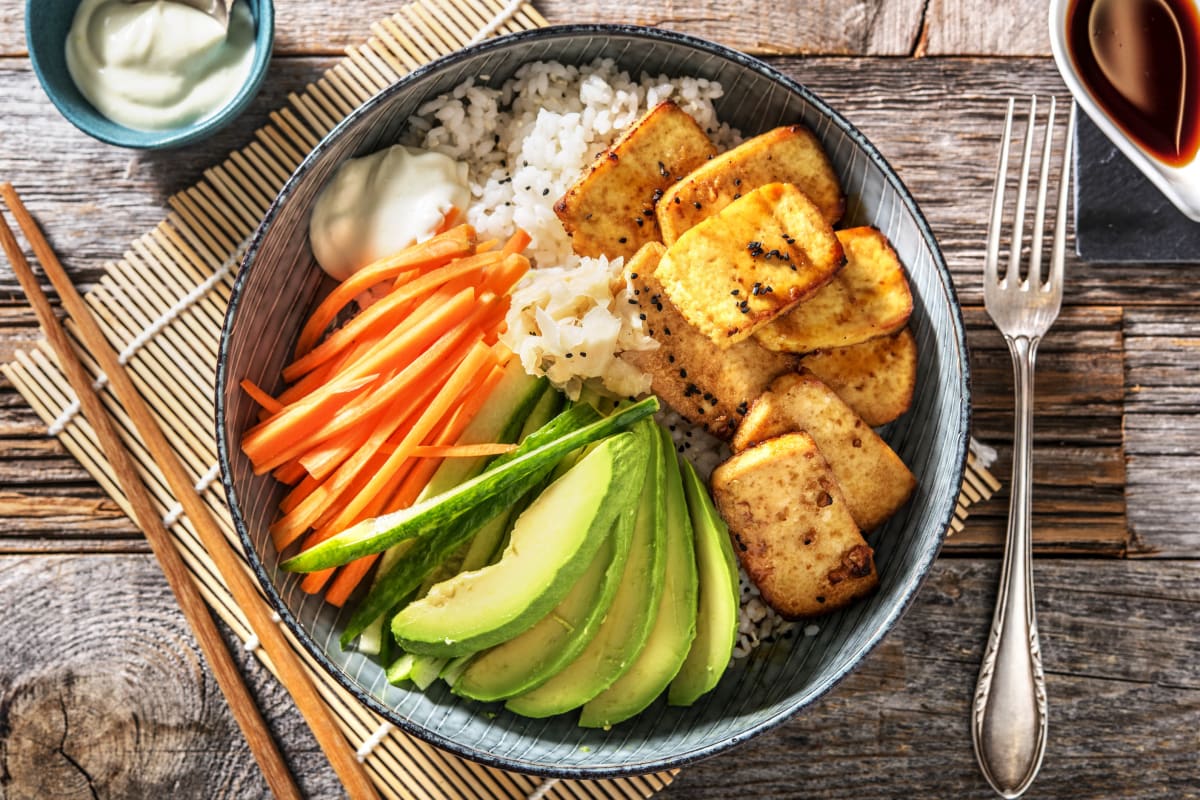Sushi Bowl mit glasiertem Tofu