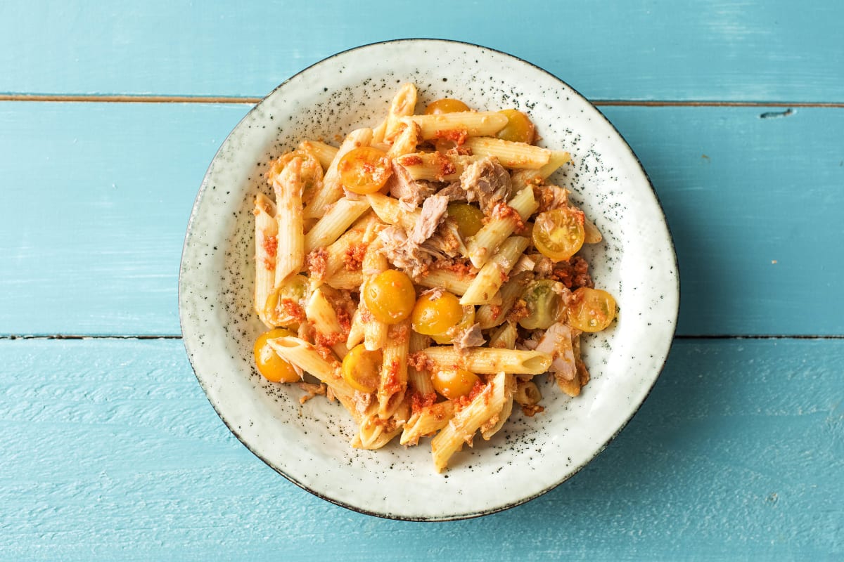 Leckere Thunfisch-Penne mit Pesto rosso
