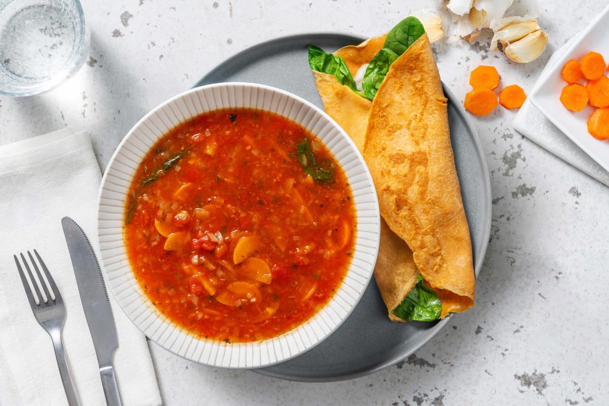 Soupe de tomate-carotte et crêpes aux épinards