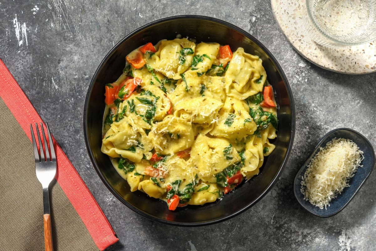 Tortellinis au fromage et sauce crémeuse au pesto