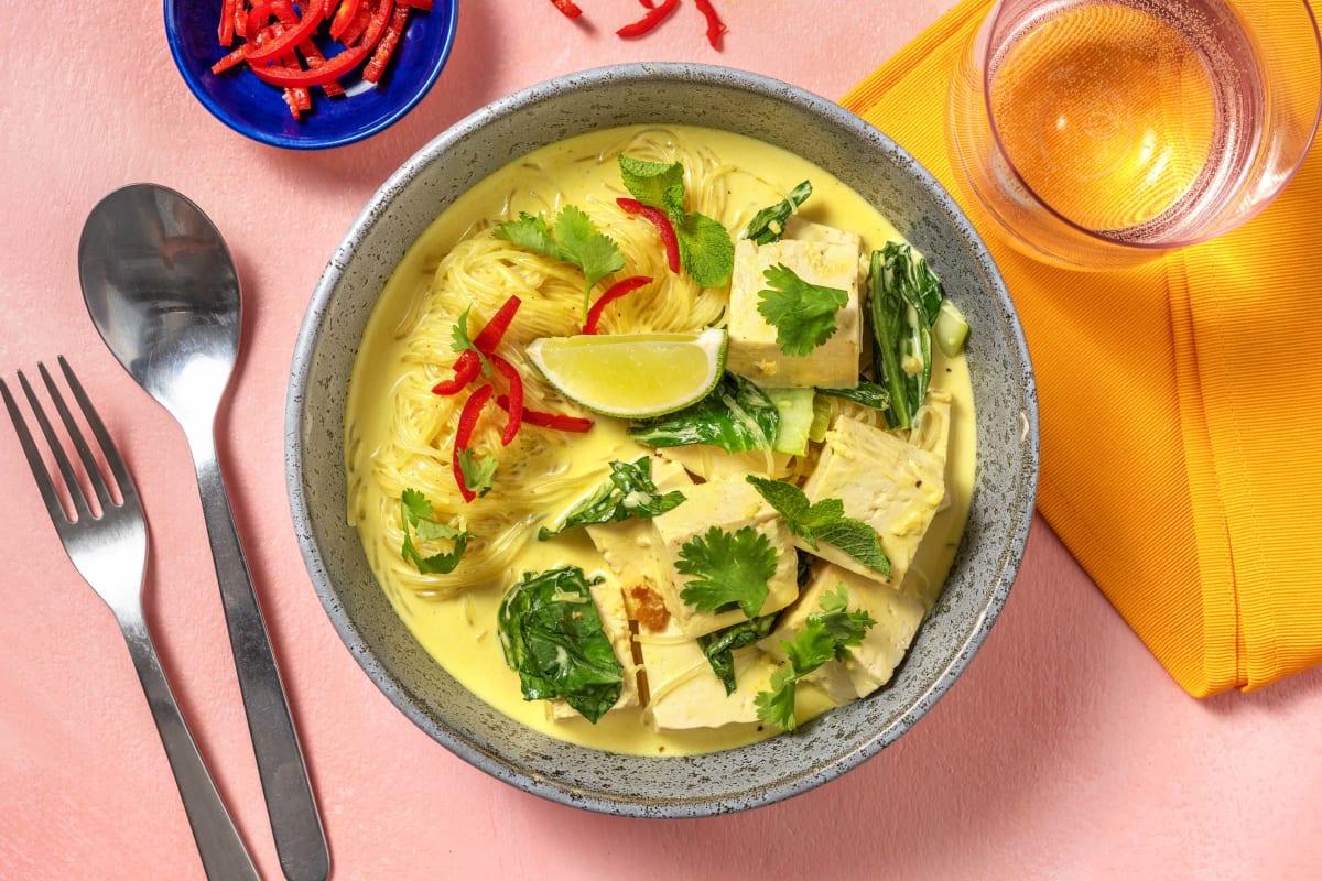 Vegane gelbe Laksa-Suppe mit Tofu & Glasnudeln