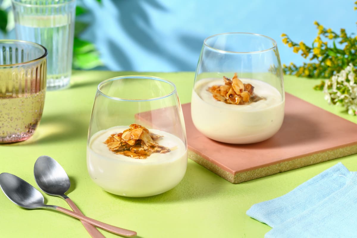 Coupes de mousse au chocolat blanc et à l'espresso