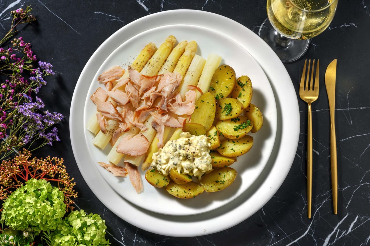 Witte asperges met zalm en gribiche-saus