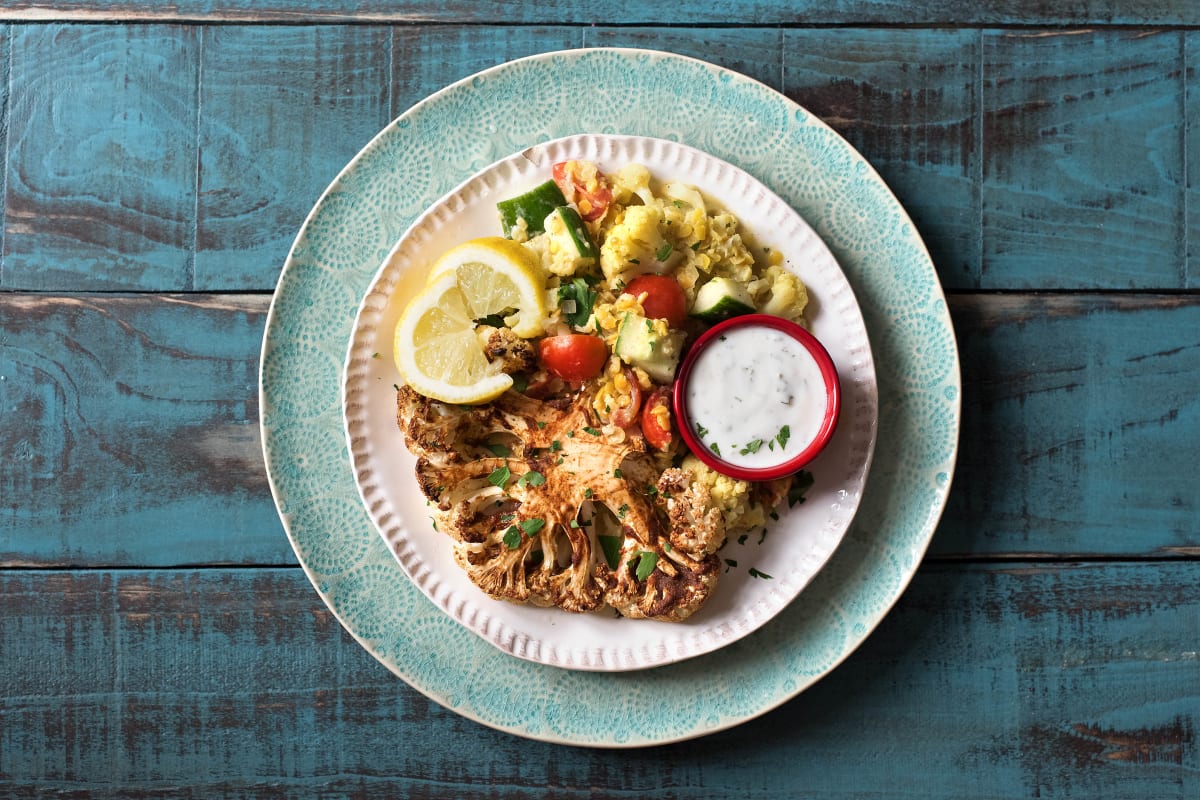 Würzige Blumenkohl-Steaks mit orientalischem Linsen-Salat