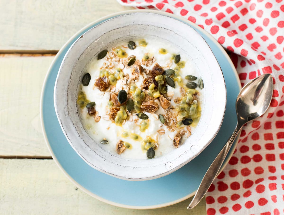 Yoghurt Met Passievrucht, Vijgen En Muesli Recept | HelloFresh