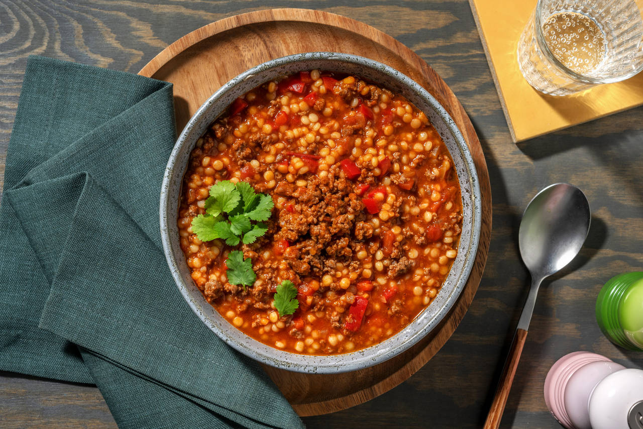 Guiso marroquí de ternera con verduras con cuscús perlado y cilantro fresco