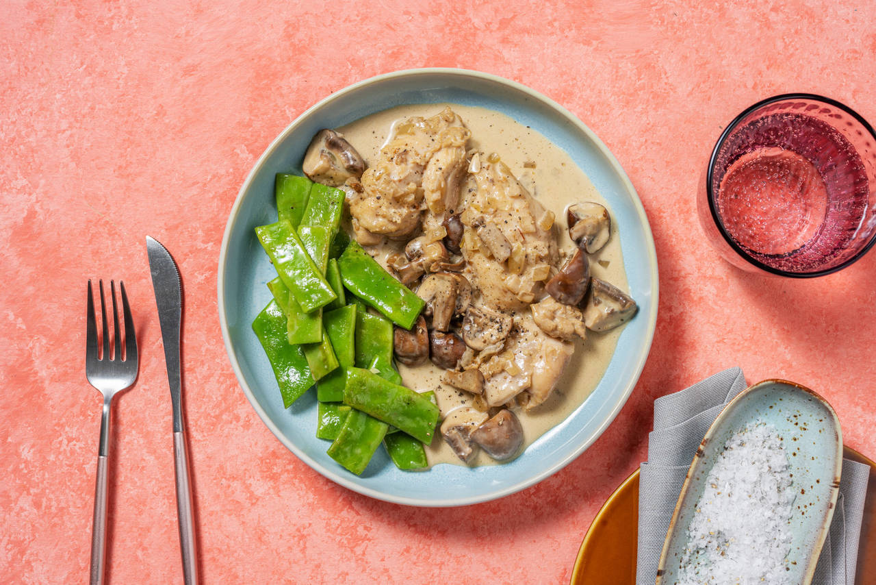 Pollo en salsa de setas portobello con judías verdes salteadas