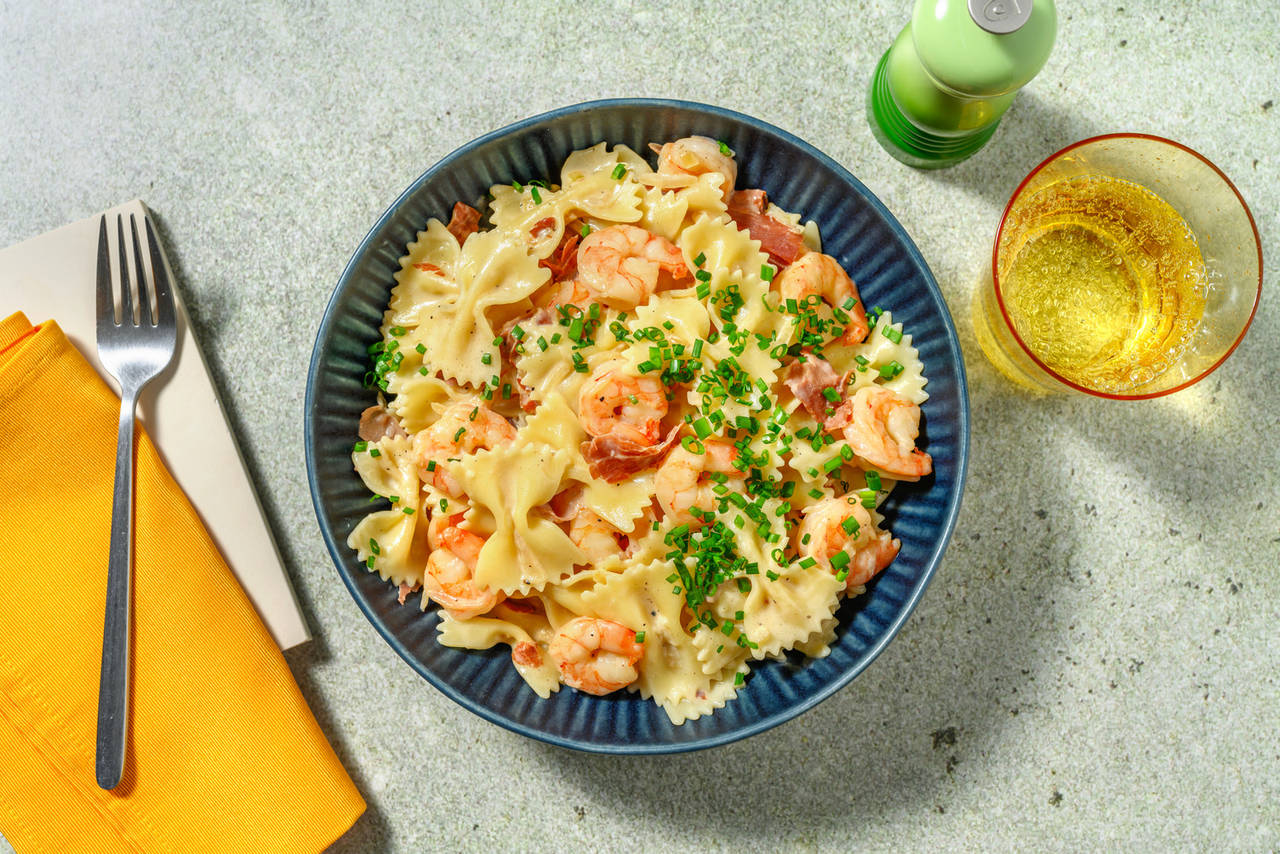 Farfalle con langostinos y jamón serrano de Teruel en salsa cremosa de mostaza