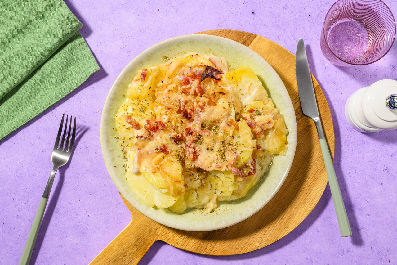 Pastel de patata con bacon y cebolla caramelizada con queso gratinado