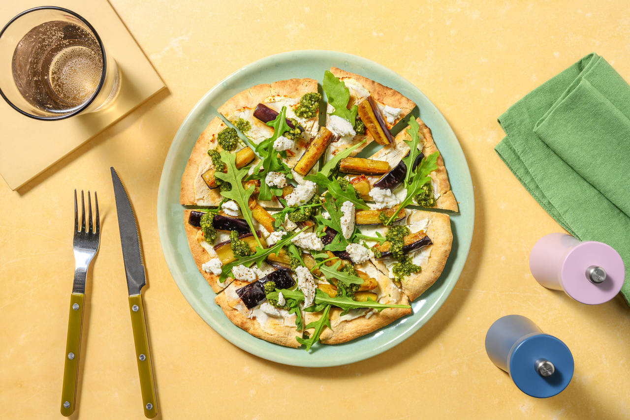 Pizza de berenjena y ricotta con pesto casero de rúcula y nueces