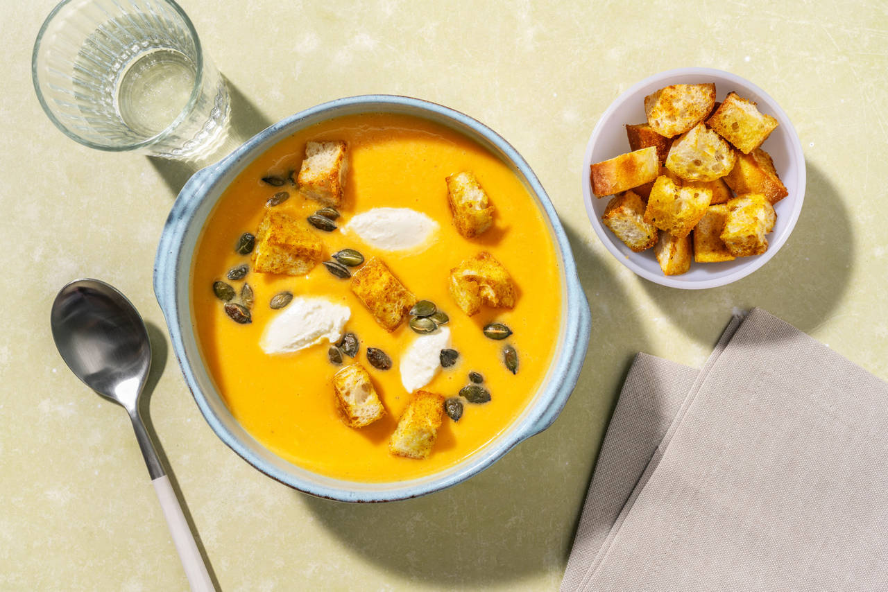Crema de calabaza con pipas tostadas con picatostes caseros especiados
