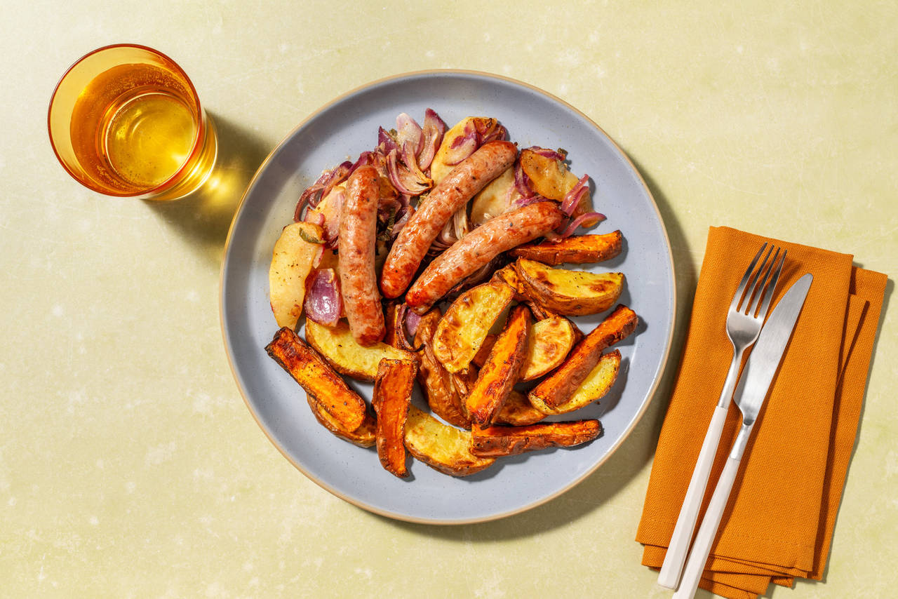 Salchichas con salsa de mostaza y salvia con manzana y verduras asadas