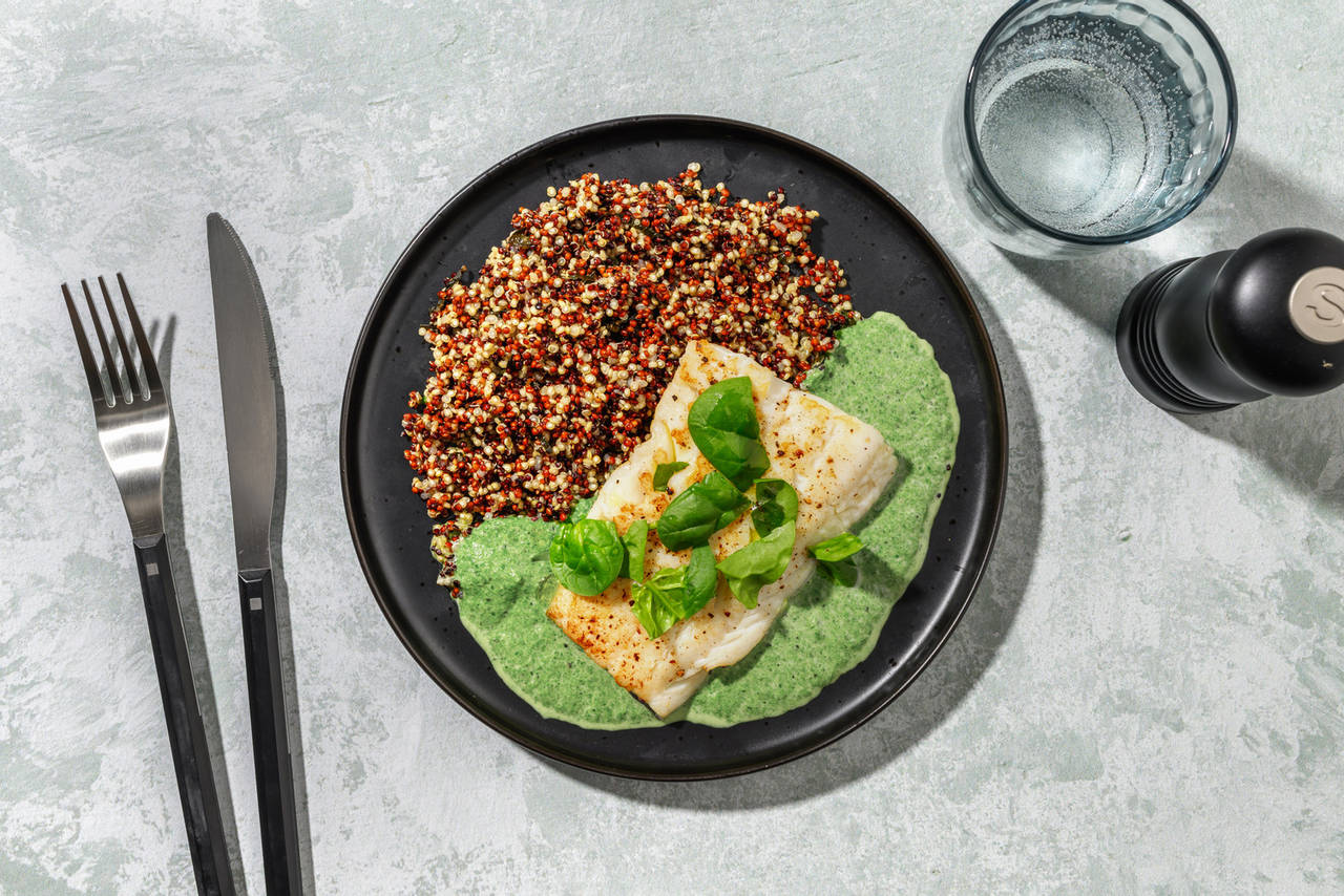 Merluza con salsa de espinacas y menta con quinoa de tres colores