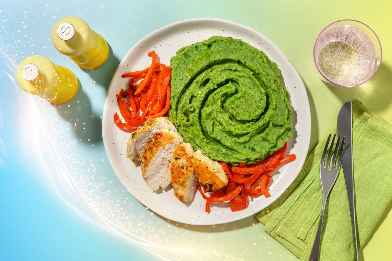 Pollo al ritmo polinesio, inspirado en Vaiana con puré de patata y espinacas y pimiento