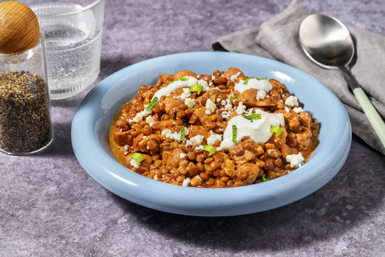 Guiso rápido de lentejas y setas con crema de queso a la menta