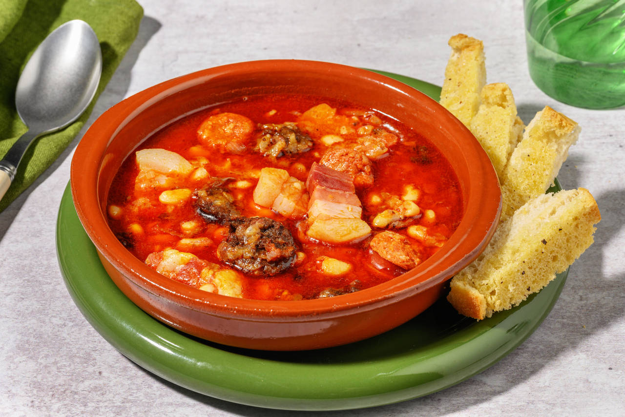 Fabada asturiana con compango con tostadas de chapata