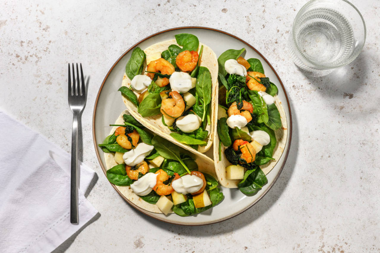 Tacos de langostinos con miel y soja con ensalada de pera y salsa de yogur