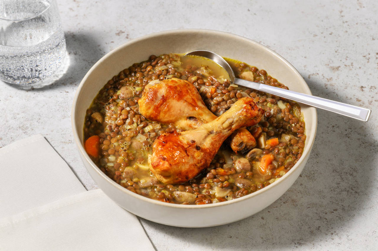 ¡Una olla! Guiso de jamoncitos de pollo con setas con lentejas, puerro y zanahoria