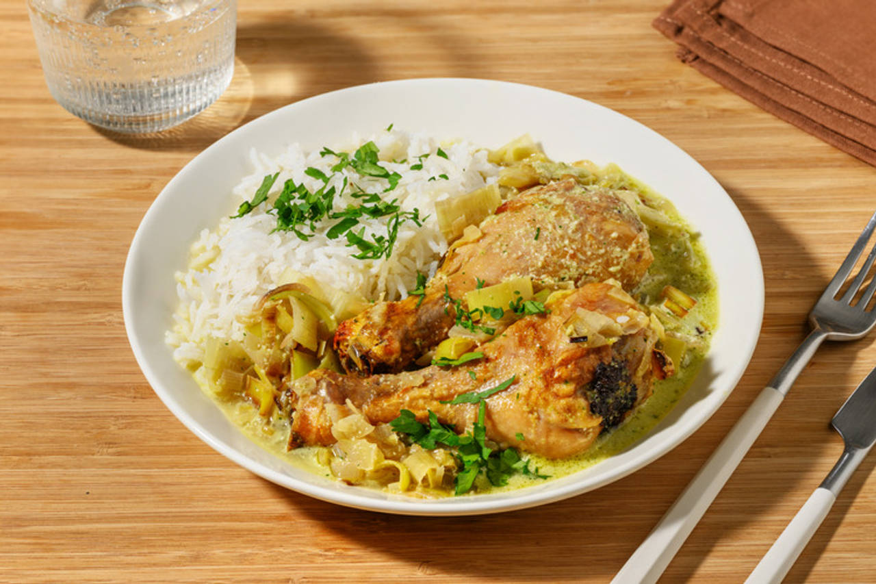 Satsivi: guiso georgiano de pollo en salsa de nueces con arroz y perejil fresco