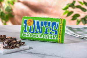 Tony's Chocolonely - Chocolat noir aux amandes et sel de mer image