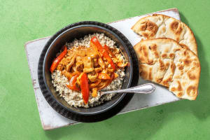 Curry de poulet relevé et riz de chou-fleur image