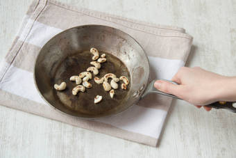 Cashewkerne ohne Fett rösten
