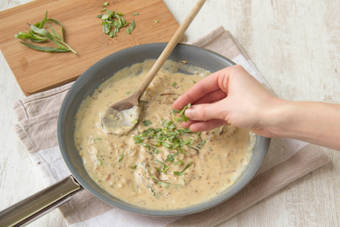 Add terragon to the sauce