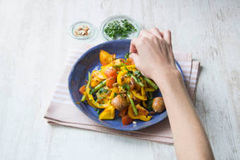 Serveer de maaltijd, eet smakelijk!