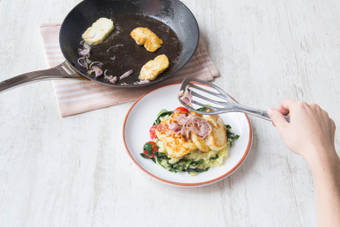 Serveer de maaltijd, eet smakelijk!