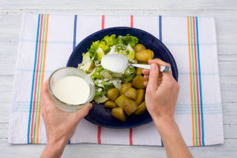 Serveer de maaltijd, eet smakelijk!