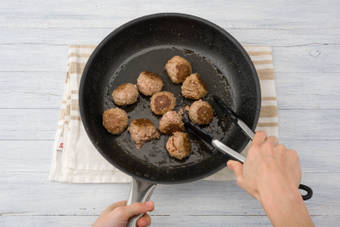 Cook the meatballs
